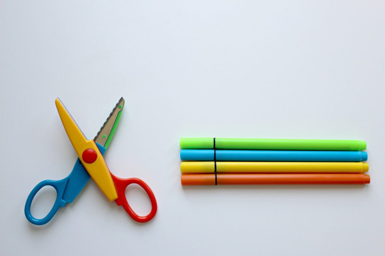 colour-pencils-1803669_1920